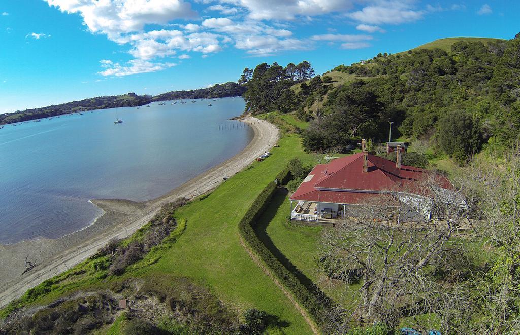 Oakura Bay Villa - Stay Waiheke Te Whau Bay Exteriör bild