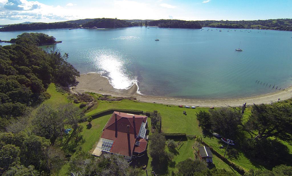 Oakura Bay Villa - Stay Waiheke Te Whau Bay Exteriör bild