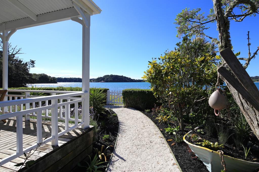Oakura Bay Villa - Stay Waiheke Te Whau Bay Exteriör bild