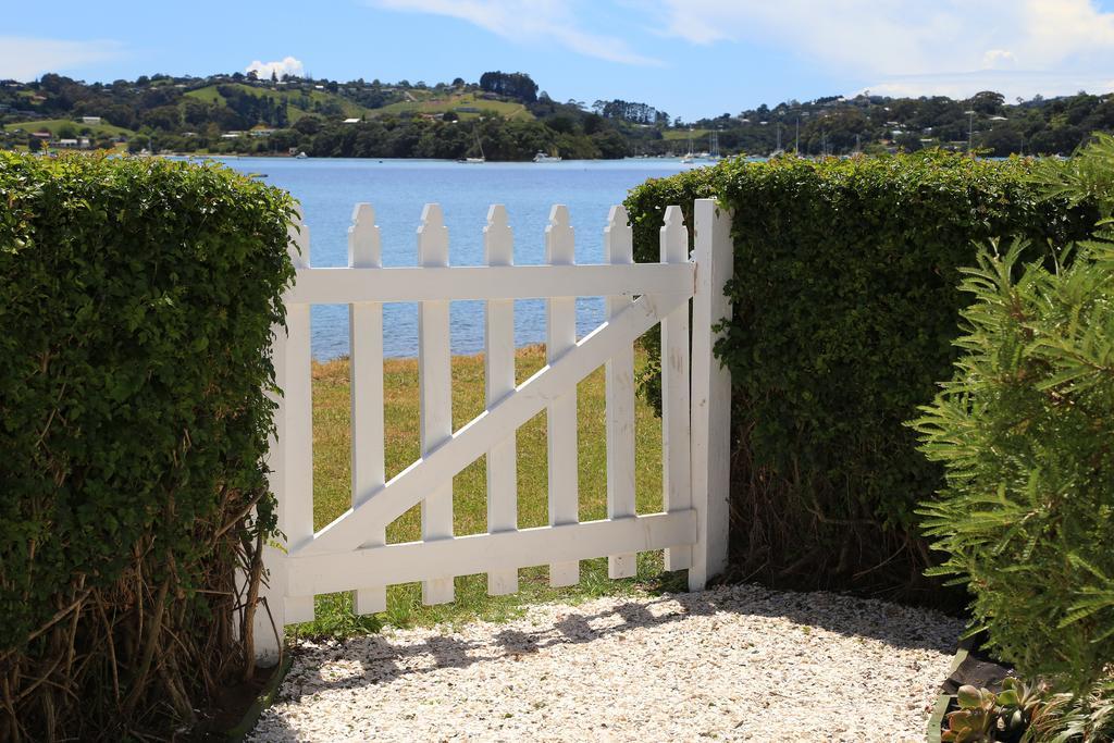 Oakura Bay Villa - Stay Waiheke Te Whau Bay Exteriör bild