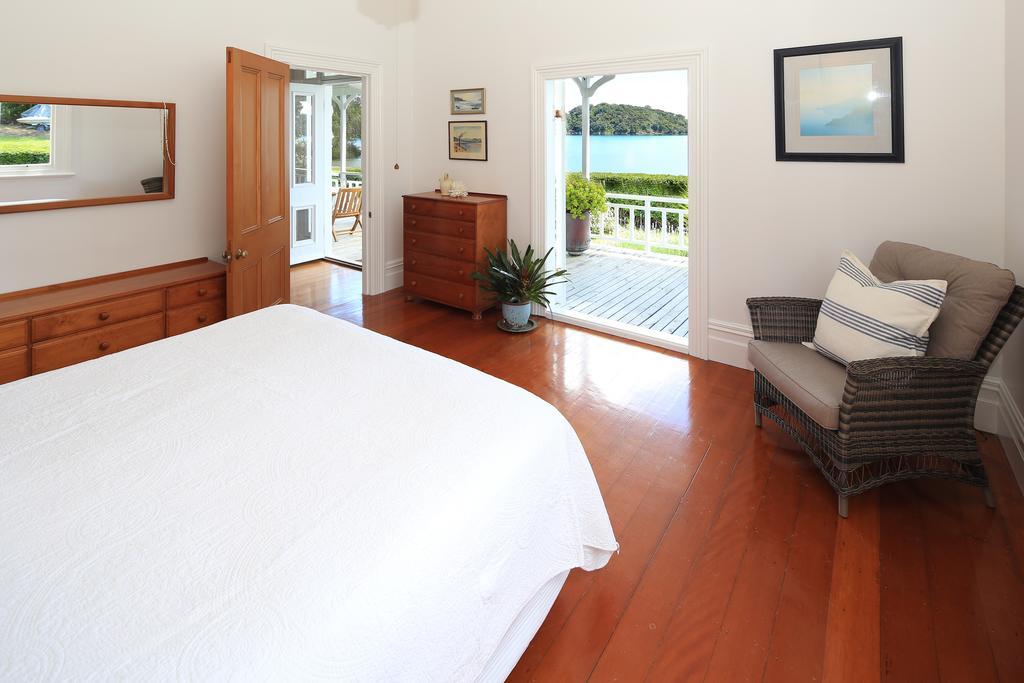 Oakura Bay Villa - Stay Waiheke Te Whau Bay Exteriör bild