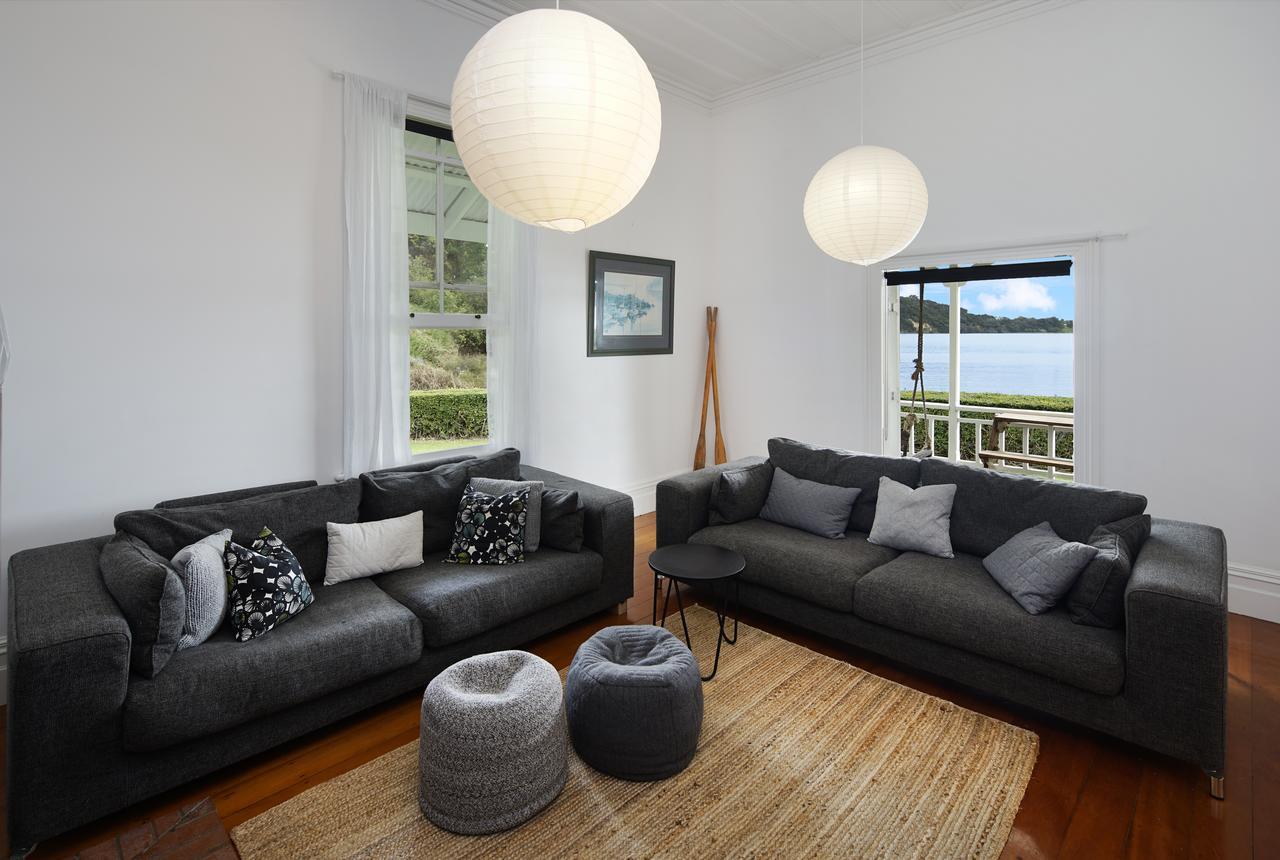 Oakura Bay Villa - Stay Waiheke Te Whau Bay Exteriör bild