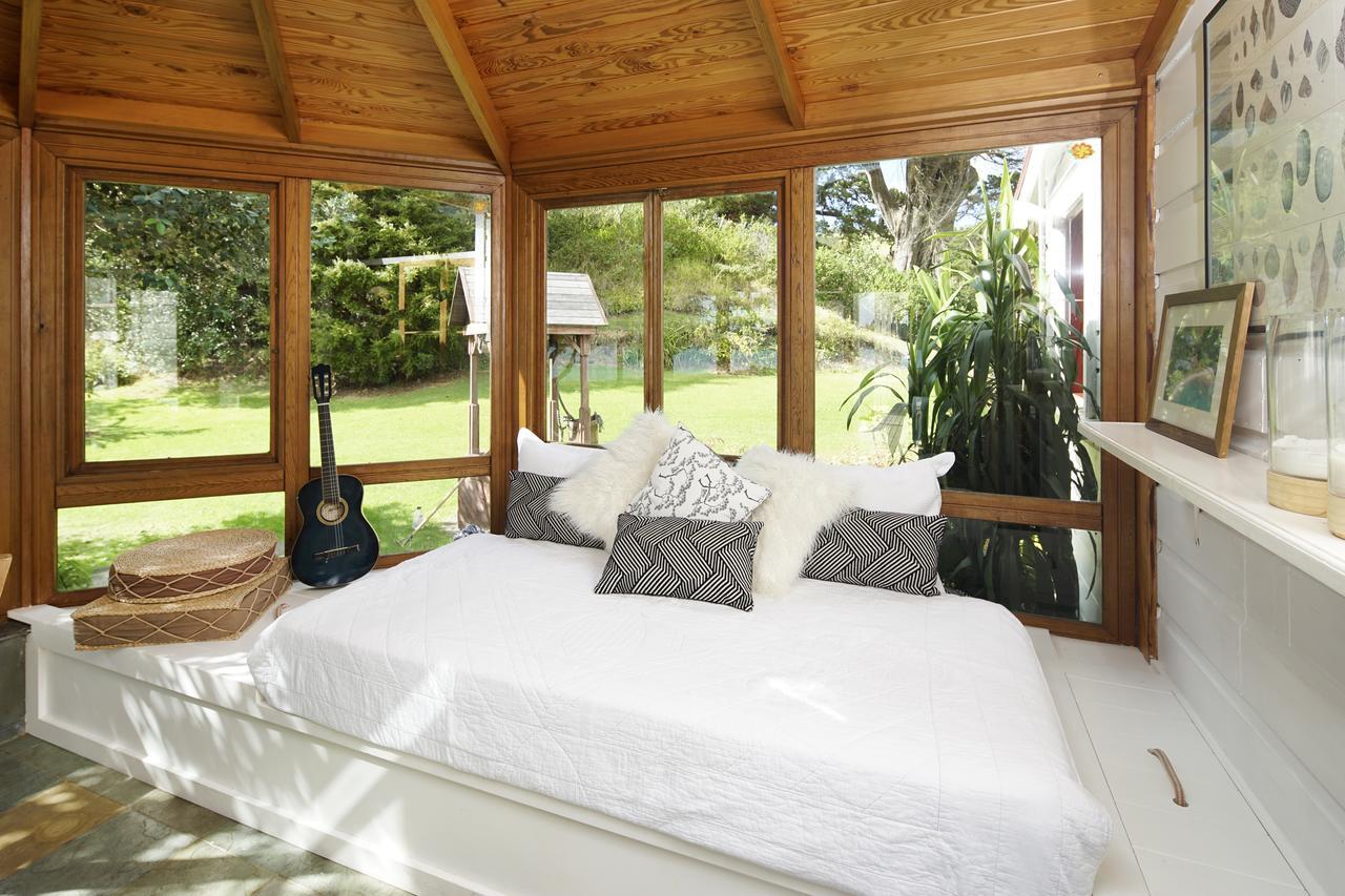 Oakura Bay Villa - Stay Waiheke Te Whau Bay Exteriör bild